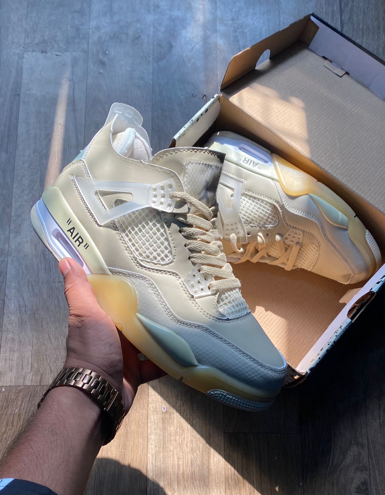 JORDAN RETRO 4 OFF-WHITE