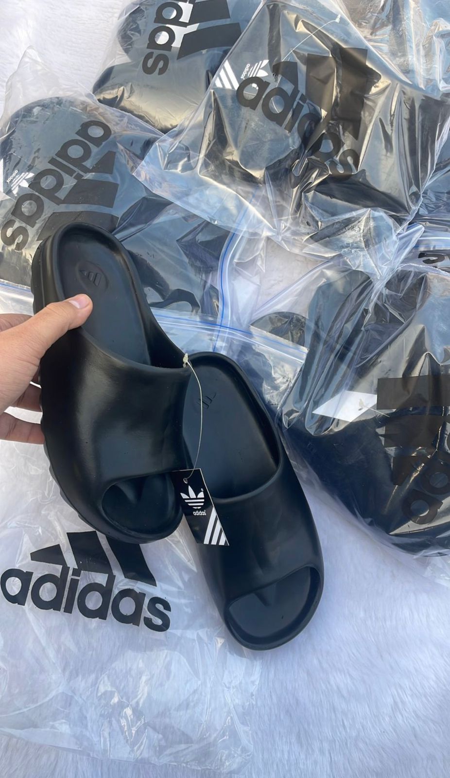 ADDIDAS YEEZY SLIDES
