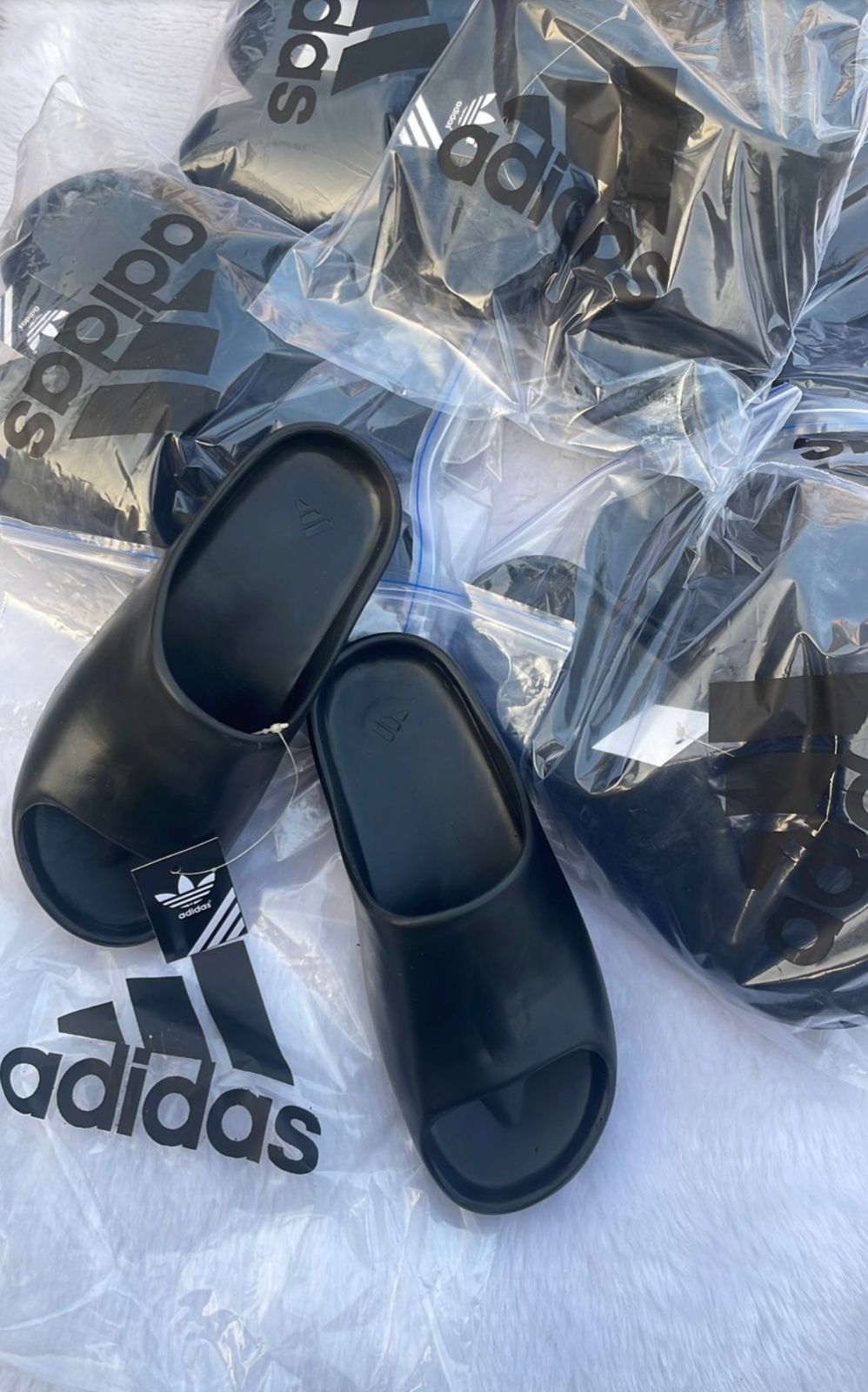 ADDIDAS YEEZY SLIDES