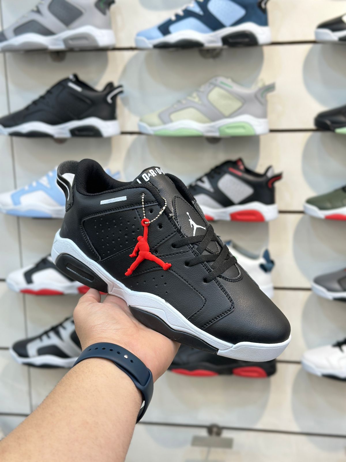 JORDAN RETRO LOW