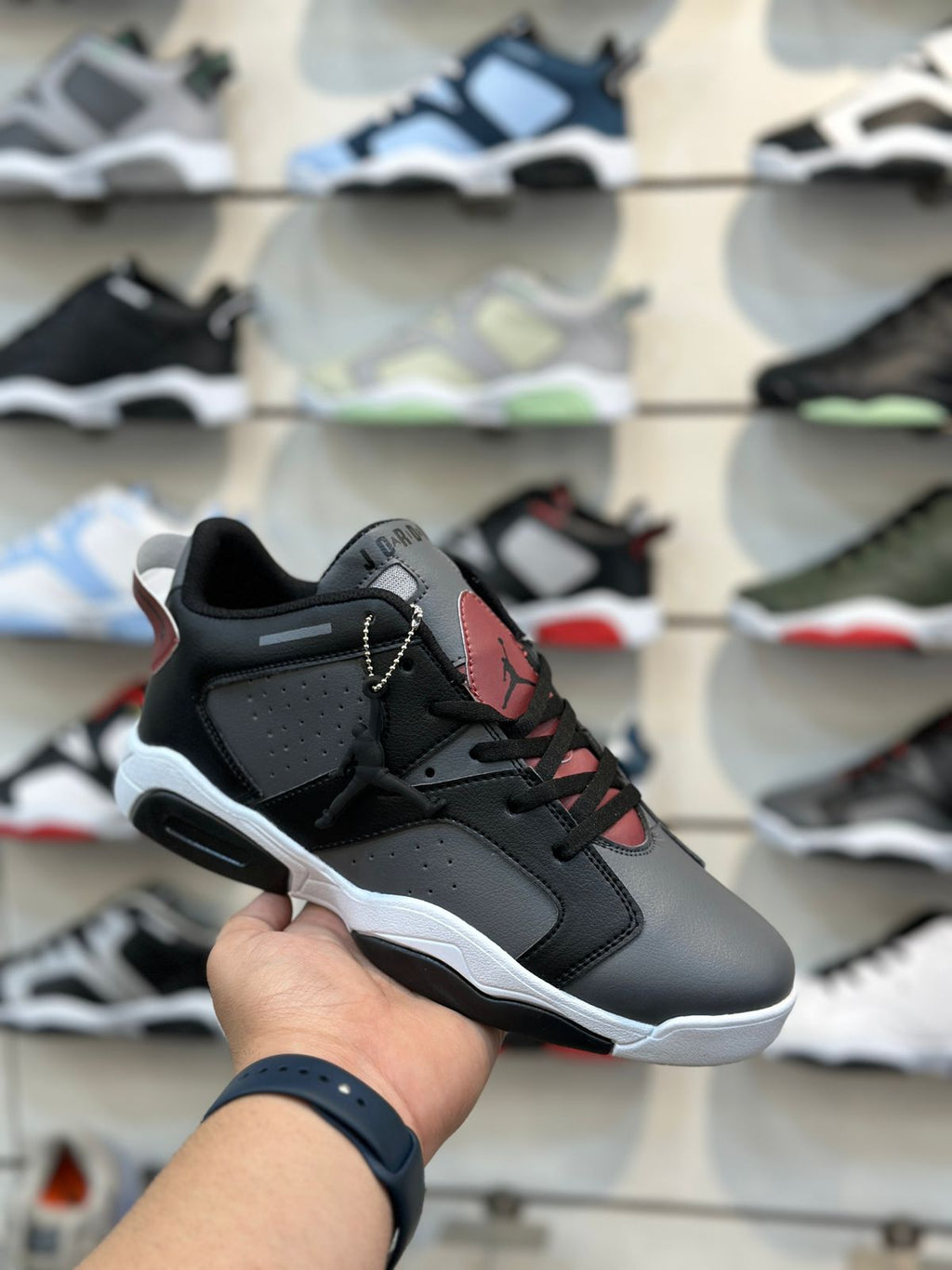 JORDAN RETRO LOW