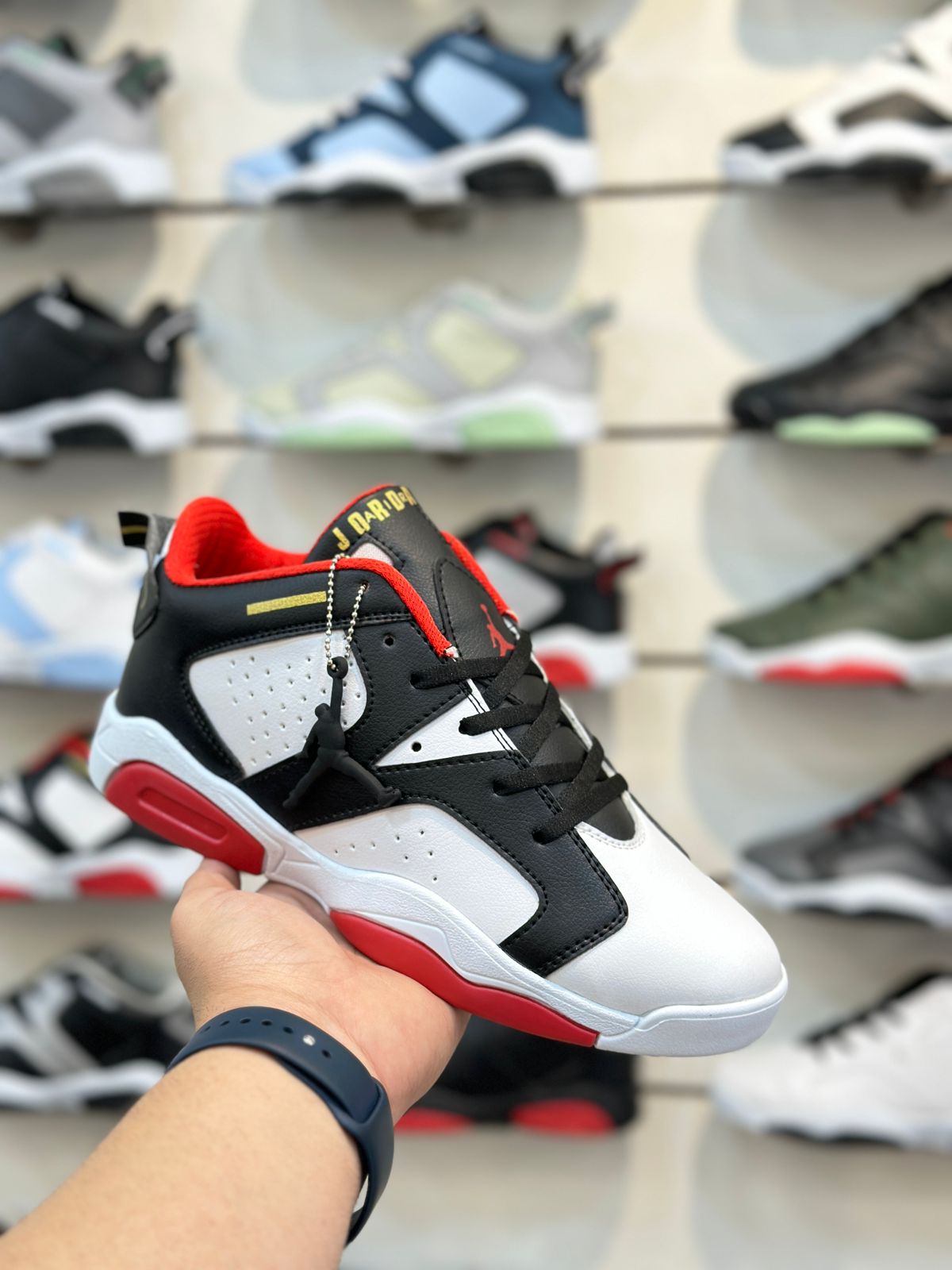 JORDAN RETRO LOW