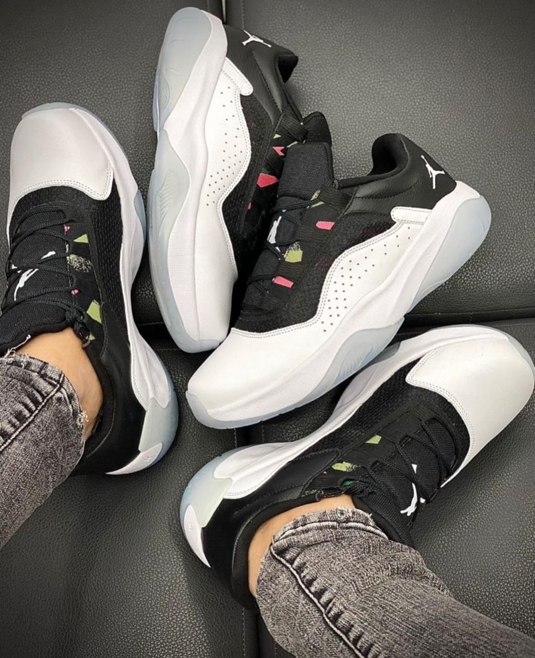 JORDAN 11 CMFT WHITE BLACK