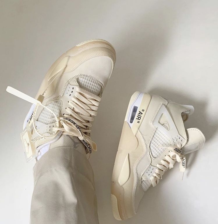 JORDAN RETRO 4 OFF-WHITE