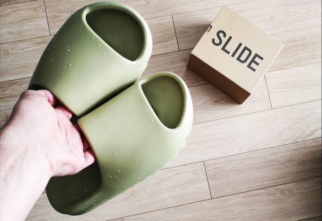 ADDIDAS YEEZY SLIDE