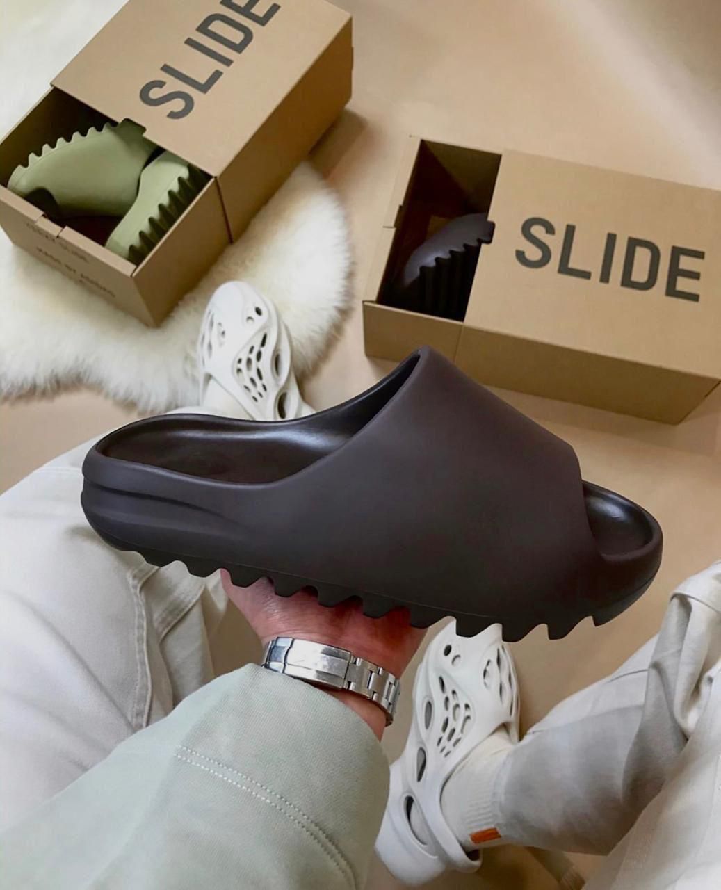 ADDIDAS YEEZY SLIDE