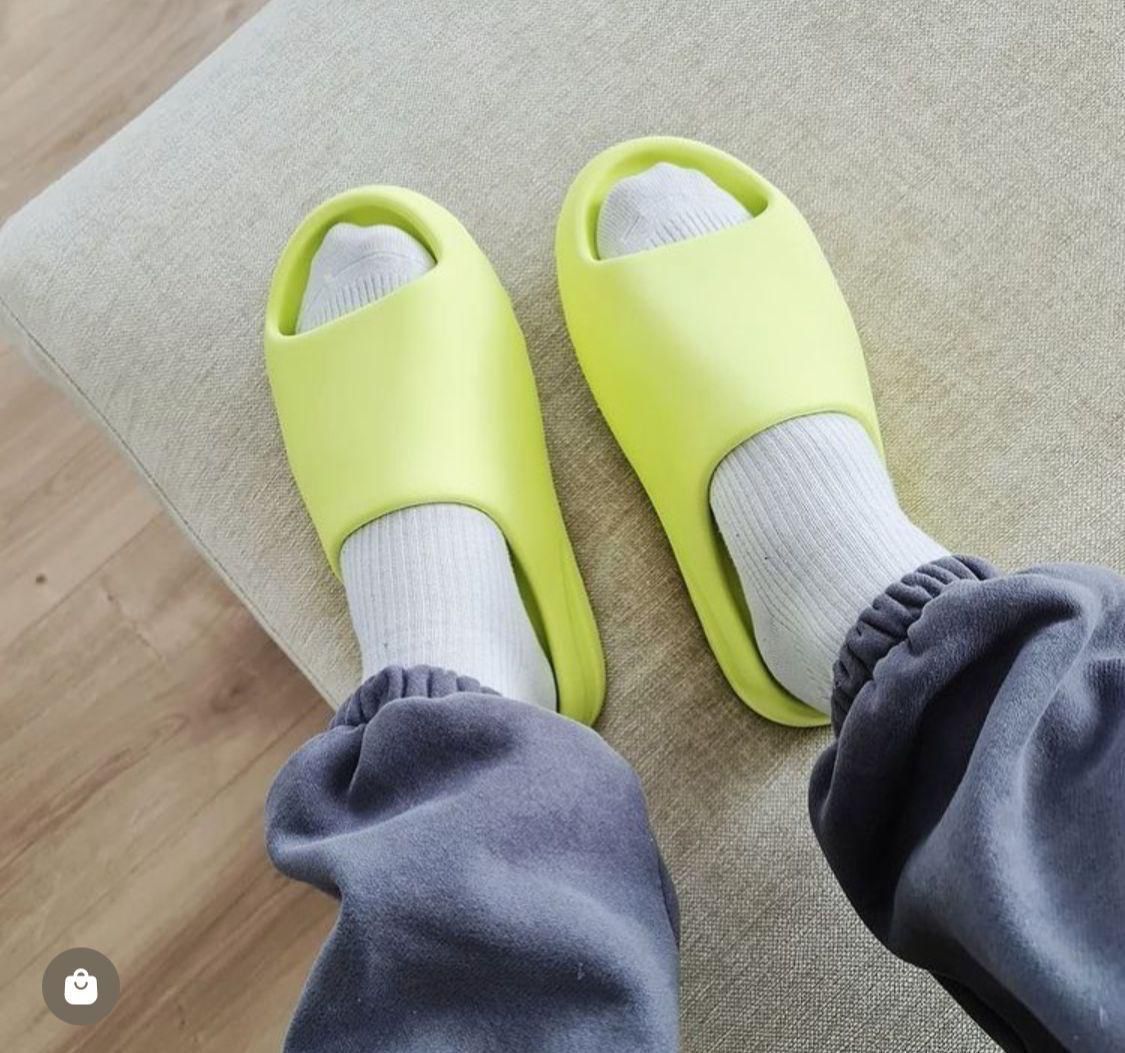 ADDIDAS YEEZY SLIDE