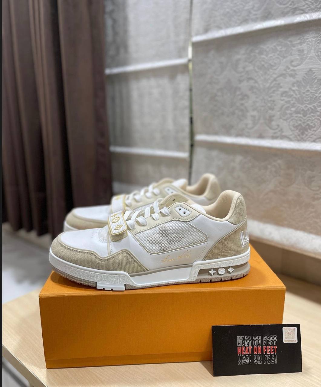 Louiss Vuitton monogram trainer beige