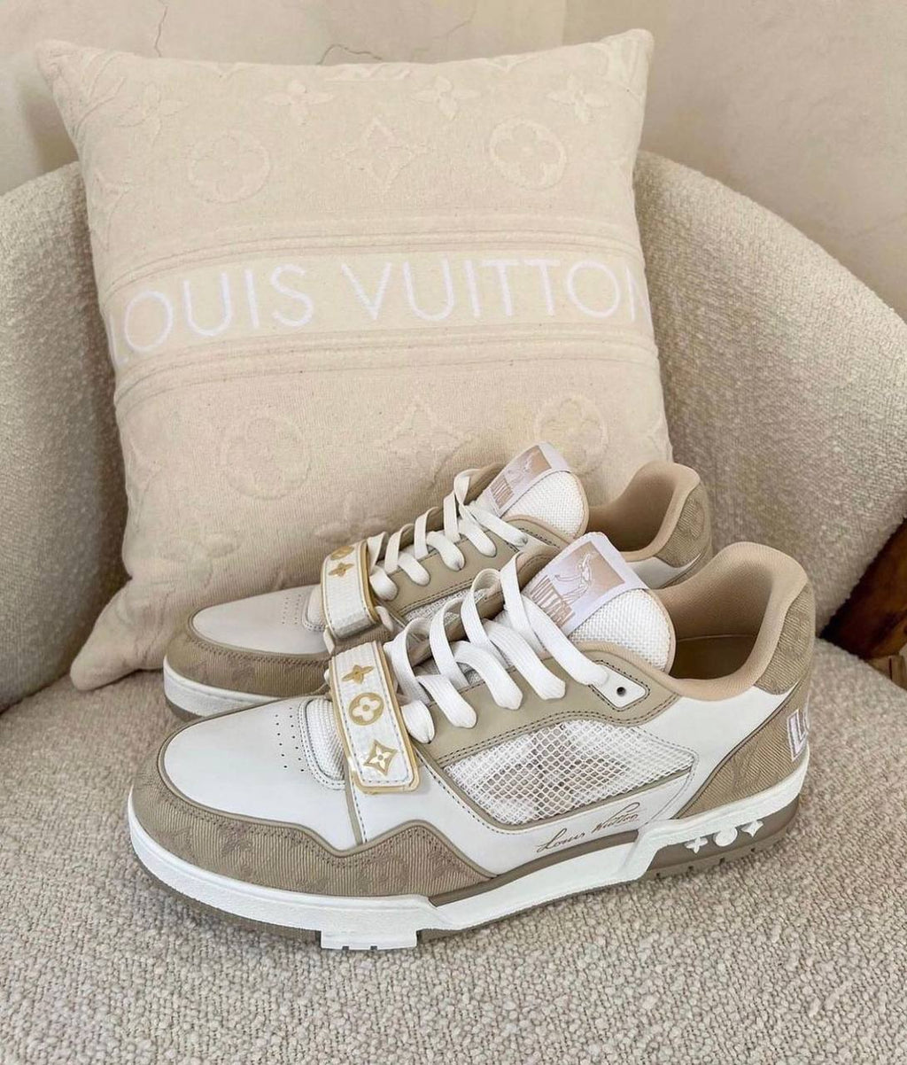 Louiss Vuitton monogram trainer beige
