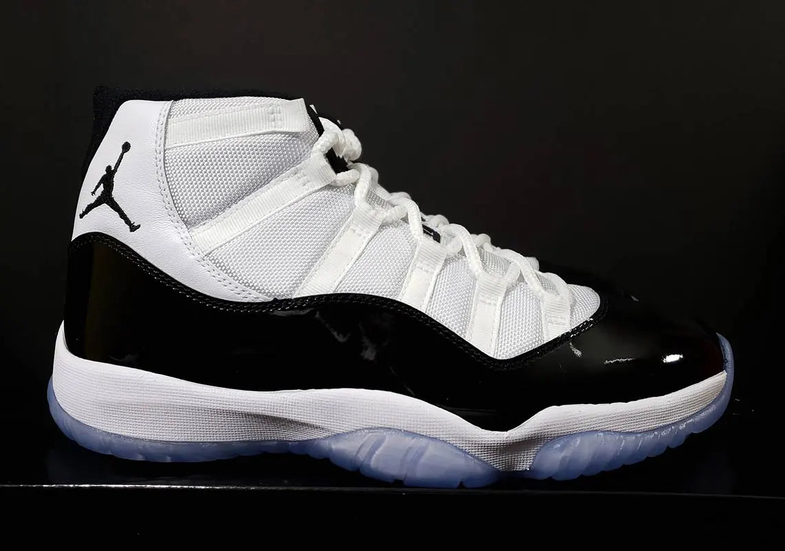 Jordan 11 black outlet and white 2018